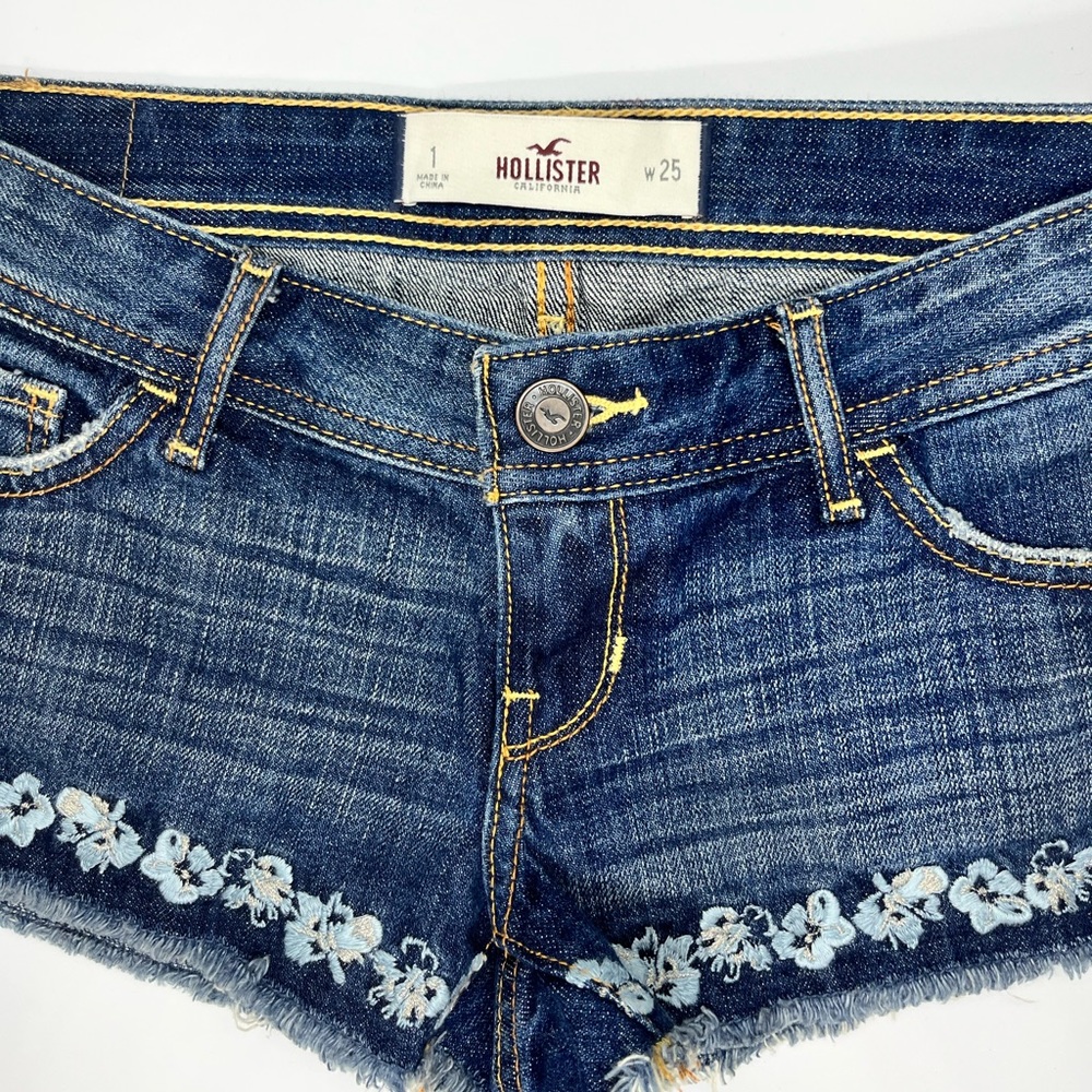 Hollister embroidered shorts